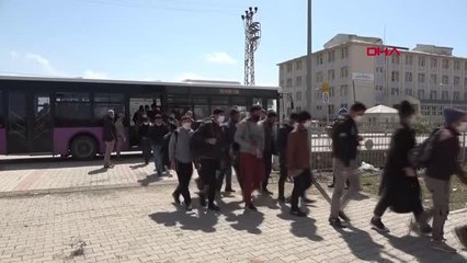 Van'da TIR'ın dorsesinde 218 kaçak göçmen yakalandı