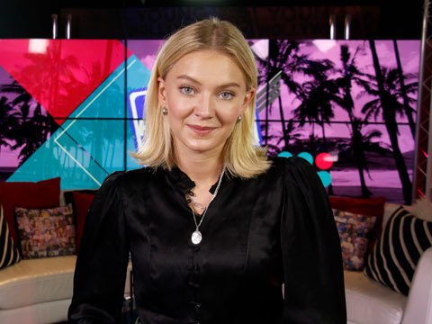 Dating Advice, Norwegian Lessons, & Astrology with Astrid S