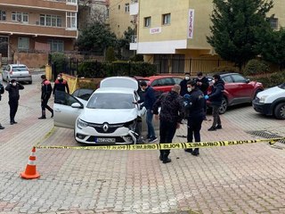 MALTEPE'DE POLİSTEN KAÇAN ŞÜPHELİLER LİSE ÖĞRENCİSİNE ÇARPTI