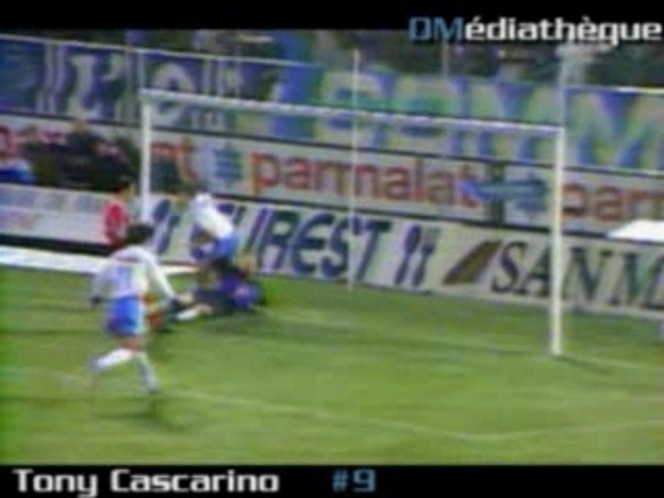 Tony Cascarino, maître es-têtes !