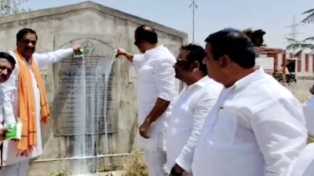 MP Komatireddy Venkat Reddy Slams CM KCR | Oneindia Telugu