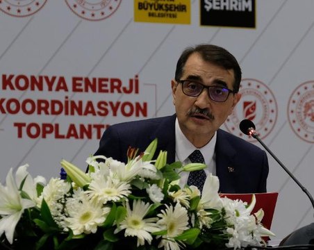 Bakan Dönmez: Dünyanın en büyük güneş santrali enerji üretimine başladı