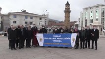 AK Parti İl Teşkilatı üyeleri, Diyarbakır annelerine destek için kente gitti