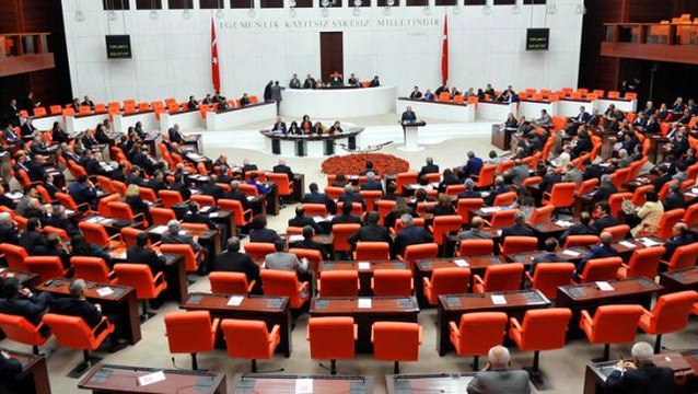 Son dakika: AK Parti, ekonomiye ilişkin yeni düzenlemeler içeren kanun teklifini TBMM Başkanlığı'na sundu