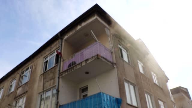 Son dakika gündem: Bulaşık makinesinden çıkan yangın evde hasara neden oldu