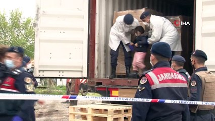Konteyner içinde yakalanan 91 düzensiz göçmen karakola götürüldü
