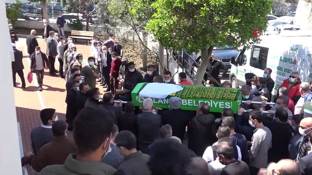 Yürek burkan tesadüf... Otizmli sporcunun annesi, Dünya Otizm Farkıdalık Günü’nde toprağa verildi