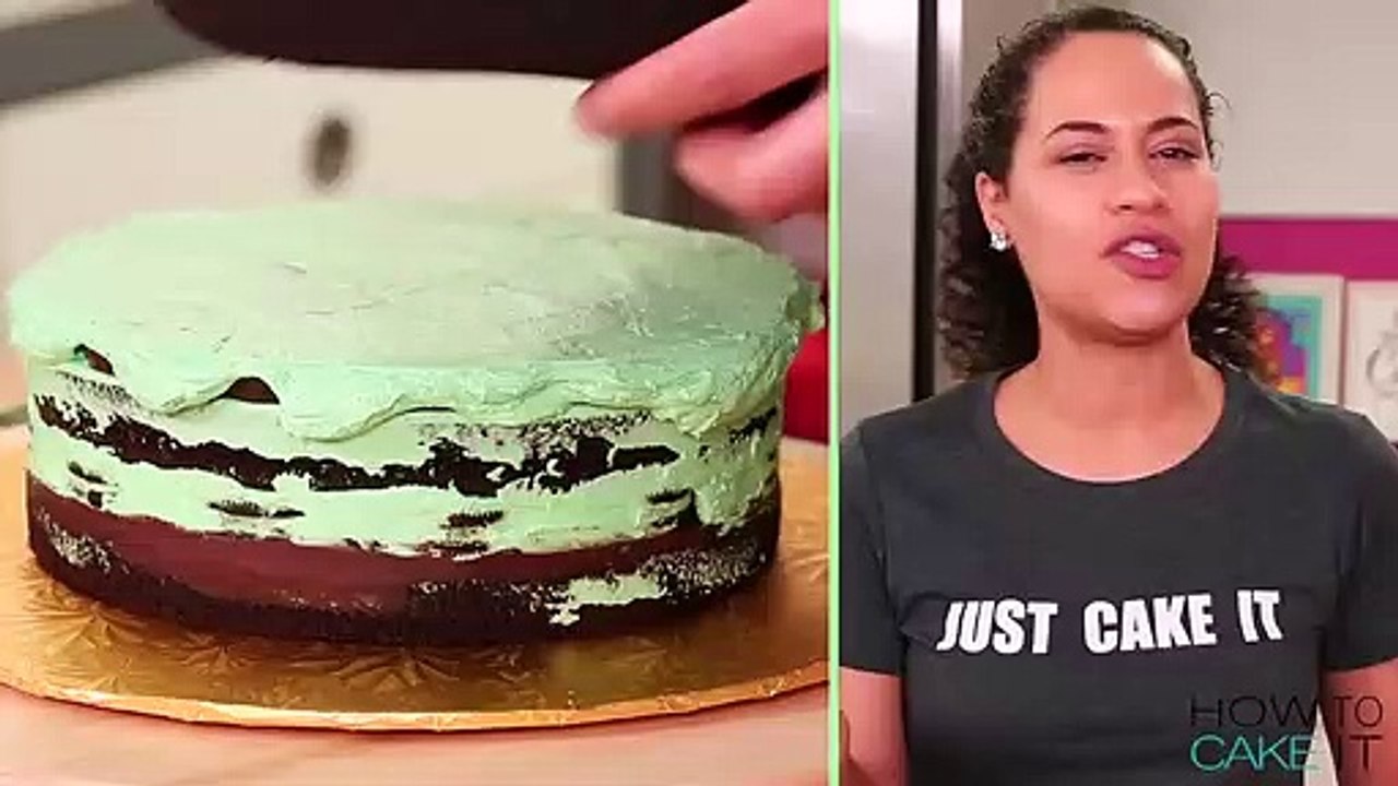 How To Make A Peppermint Chocolate Mega Cake | Yolanda Gampp | How To Cake It