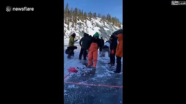 Cette canadienne réussit un plongeon incroyable dans un lac gelé. Du jamais vu