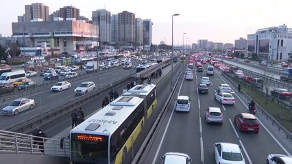 Sokağa çıkma kısıtlaması öncesinde trafik yoğunluğu (4)
