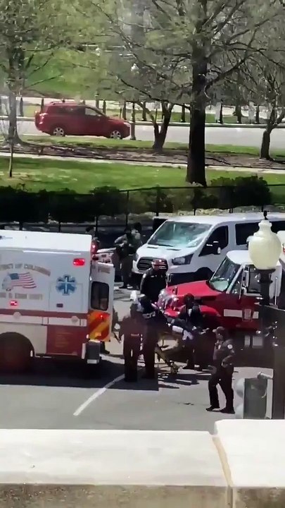 Washington : deux policiers blessés près du Capitole après avoir été heurtés par une voiture