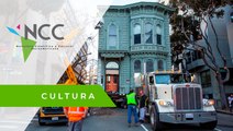 Una casa victoriana recorre las calles de San Francisco