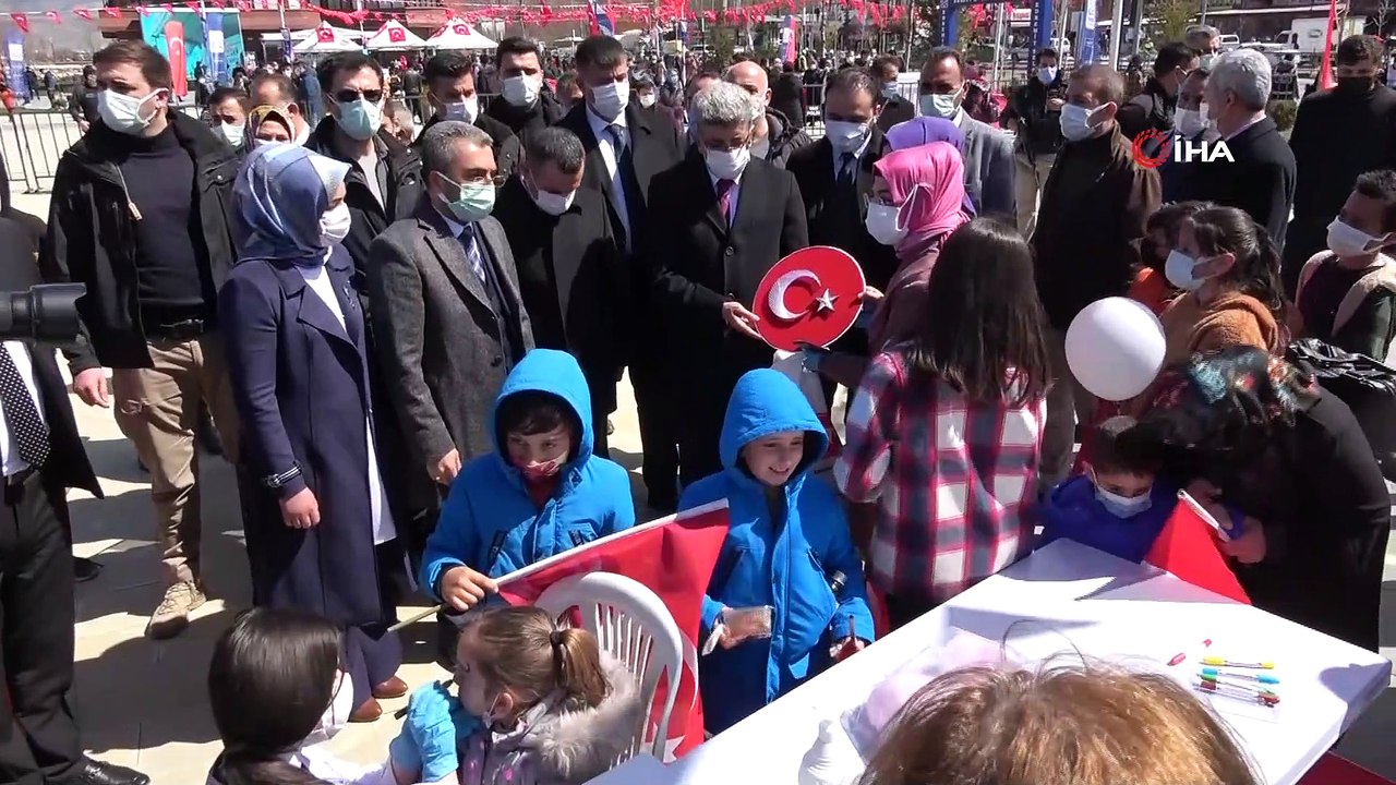 Van Gölü sahilinde kurtuluş etkinlikleri