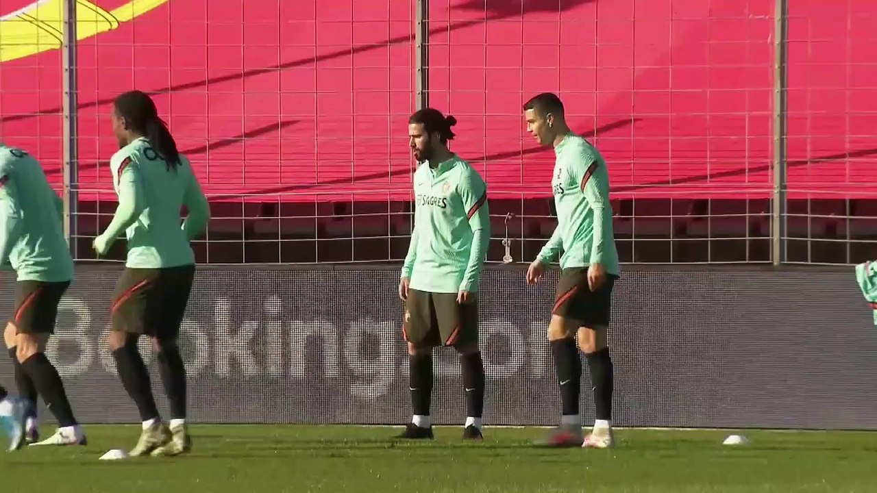 بيع شارة رونالدو الغاضب بـ64 ألف يورو بالمزاد ل...