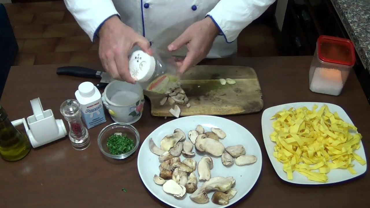 Tagliatelle Ai Funghi Porcini Con E Senza Panna