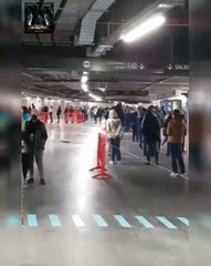 Mas de dos horas de espera para ser vacunado en el Wanda Metropolitano