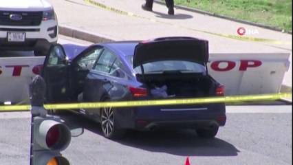 Tải video: - ABD’nin başkenti Washington DC’de bir kişinin aracını polislerin üstüne sürmesi sonucu 2 polis yaralandı. Polis, şoför gözaltına alınırken, binaya giriş çıkışların yasaklandığını açıkladı.