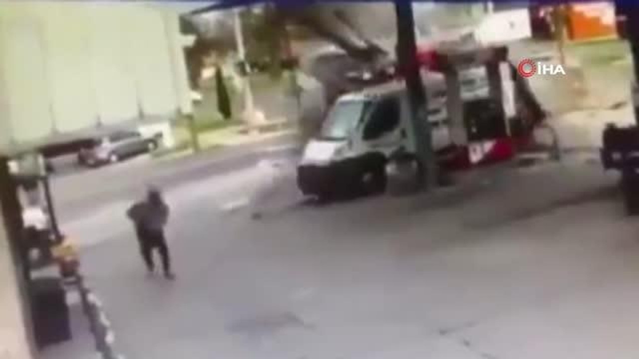 - Yangına giden itfaiye aracı yangın çıkardı: 7 yaralı