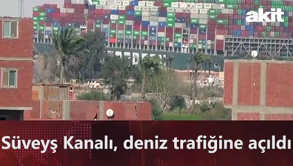 Süveyş Kanalı'nın açılmasını bekleyen gemiler havadan görüntülendi