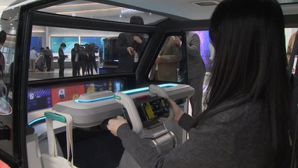 '스마트폰 제어·차창 영화 관람'...자율주행차 시대 '성큼' / YTN