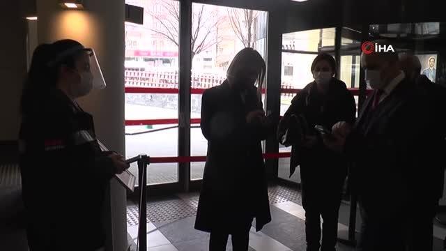 Nevşehir Valisi Becel, alışveriş merkezlerini denetledi