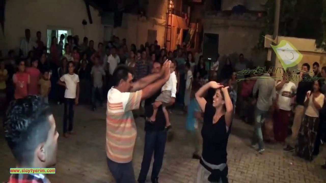 Düğünün göbeğini çatlatan oyun