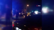 Kadıköy'de kontrolden çıkan lüks otomobil önce otomobile ardından ağaca çarptı: 3 yaralı