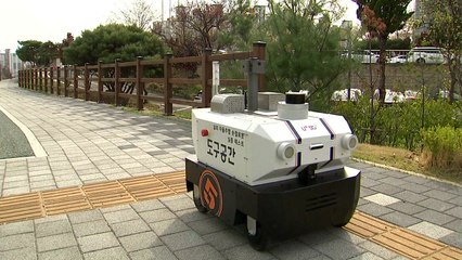 '타는 냄새 안 나요?'...미세먼지·화재 잡는 '환경관리 로봇' / YTN