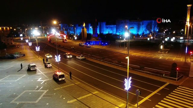 Otizm Farkındalık Günü'nde Tarihi Kayseri kalesi maviye büründü