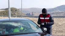 Son dakika haber | Jandarma, Erciyes Kayak Merkezi yolunda Kovid-19 denetimi yaptı