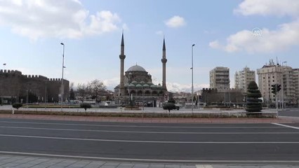 Sokağa çıkma kısıtlaması nedeniyle sessizlik hakim