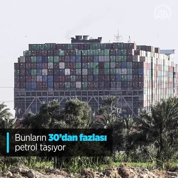 Süveyş Kanalı'nda karaya oturan yük gemisinin kurtarma çalışmaları