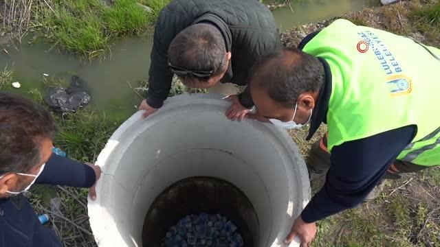 Şaşırtan olay...Kanalizasyon hattına yüzlerce bozulmuş ayran attılar