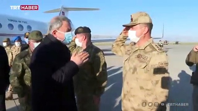 Bakan Akar Namaz Dağı'nda inceleme yaptı