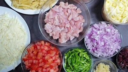 الذ باستا بينك صوص بالخضروات والدجاج والجبن