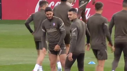 Entrenamiento de alta intensidad del Atlético de Madrid antes del choque contra el Sevilla