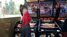 playing baskit ball