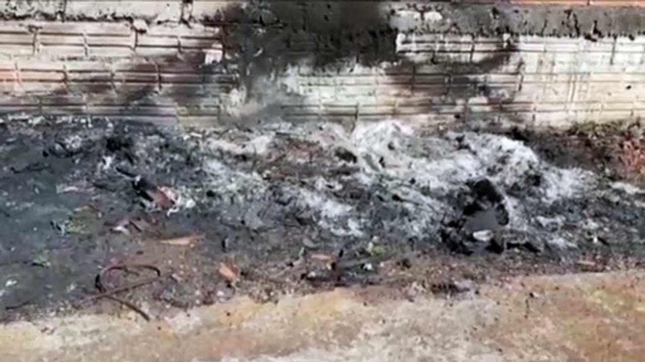 Banco de veículo pega fogo e Bombeiros são chamados até a marginal da PRc-467, no São Cristóvão