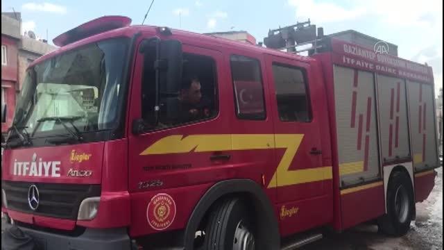 Son dakika... GAZİANTEP - Evde çıkan yangında 4 kişi dumandan etkilendi