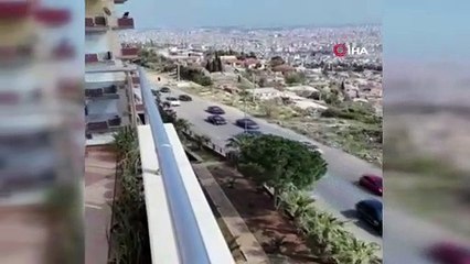 Descargar video: Yüksek riskli iller arasında bulunan Antalya'da mehteran takımıyla kız isteme merasimi