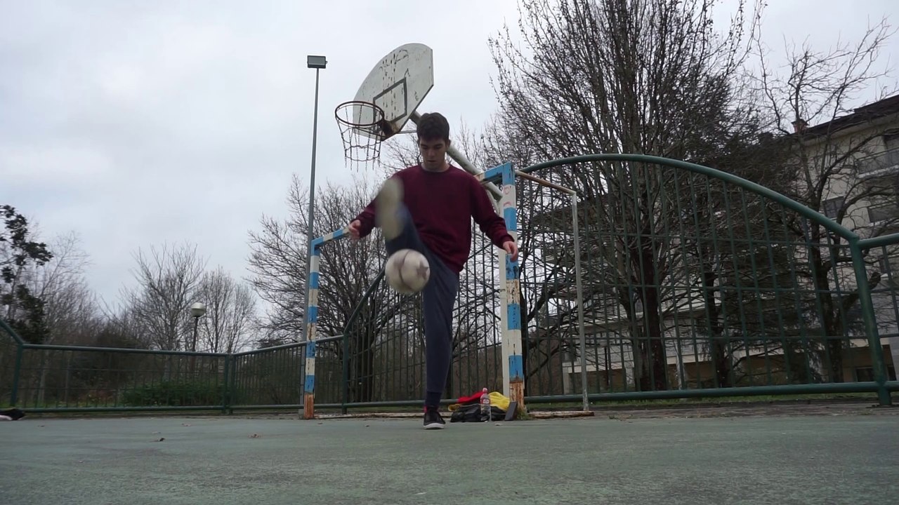 TUTORIAL FUTBOL VUELTA AL MUNDO INTERIOR MUY FACIL | Como hacer la vuelta al mundo con el balon | ATW IN TUTORIAL TRUCOS DE FUTBOL