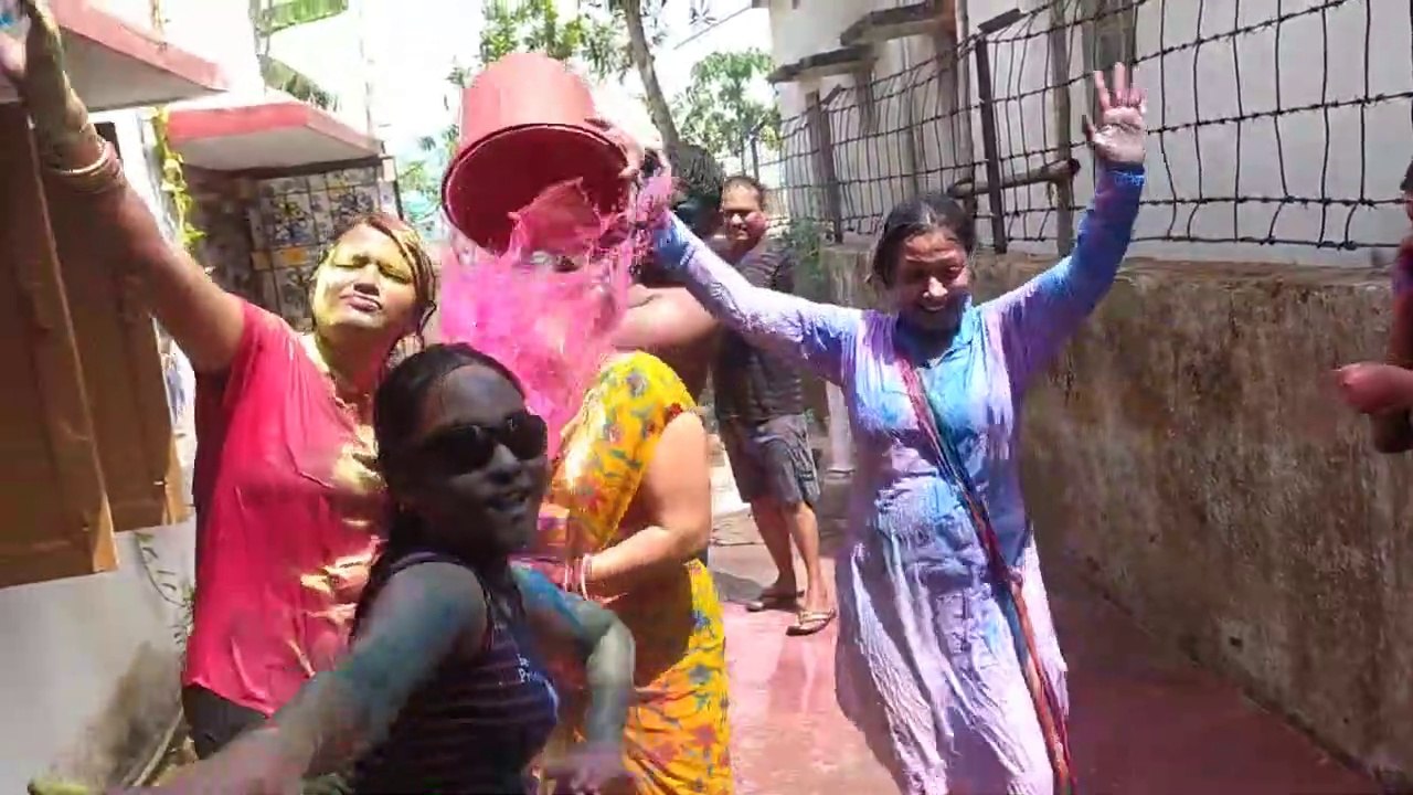 Holi dance