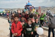 Son dakika haber! Briket evlerine kavuşan Suriyeli çocuklar, ilk kez parkta oyun oynadı