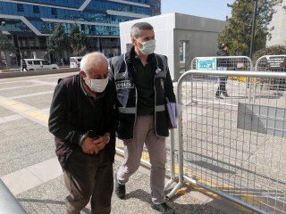 Gelinini öldürüp 4 yeğenini bıçaklayan yaşlı adam, ev hapsine çaptırıldı