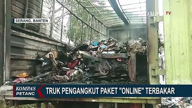 Kebakaran Truk Ekspedisi Pengangkut Paket Online