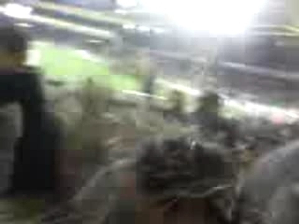 Bataille mi-temps confetti (TFC/OM 24/02/08)