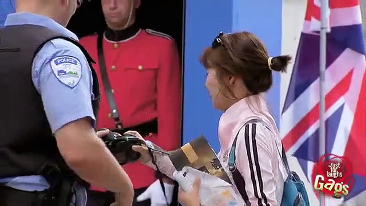 British_Underwear_Guard_Prank(360p)