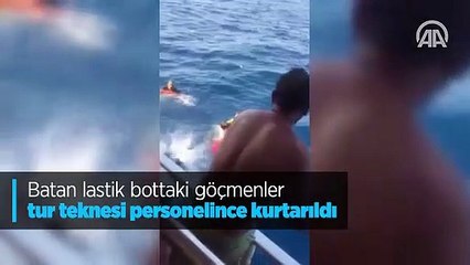 Batan lastik bottaki göçmenler tur teknesi personelince kurtarıldı