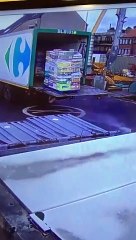 Pire journée de sa vie pour ce livreur