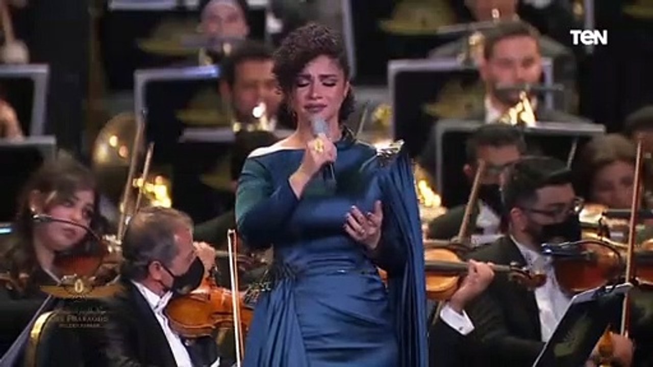 "حكاية شعب" لـ نسمة محجوب و ريهام عبد الحكيم و أميرة سليم في احتفالية نقل المومياوات بحضور السيسي